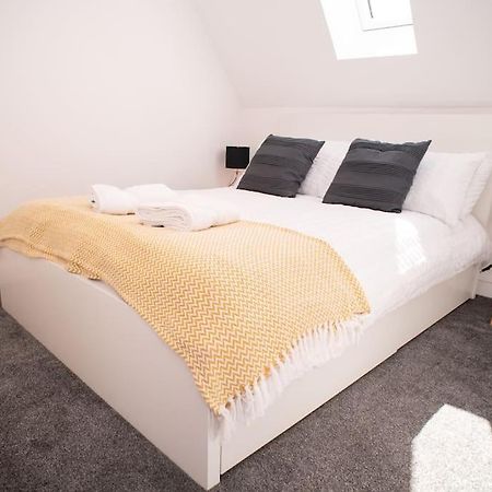 Orchid Lodge - Two Bed Generous Flat - Parking, Netflix, Wifi - Close To Blenheim Palace & Oxford - F4 キッドリントン エクステリア 写真