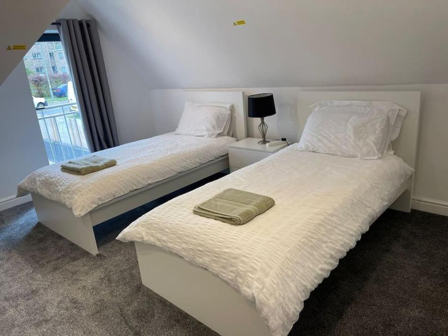 Orchid Lodge - Two Bed Generous Flat - Parking, Netflix, Wifi - Close To Blenheim Palace & Oxford - F4 キッドリントン エクステリア 写真